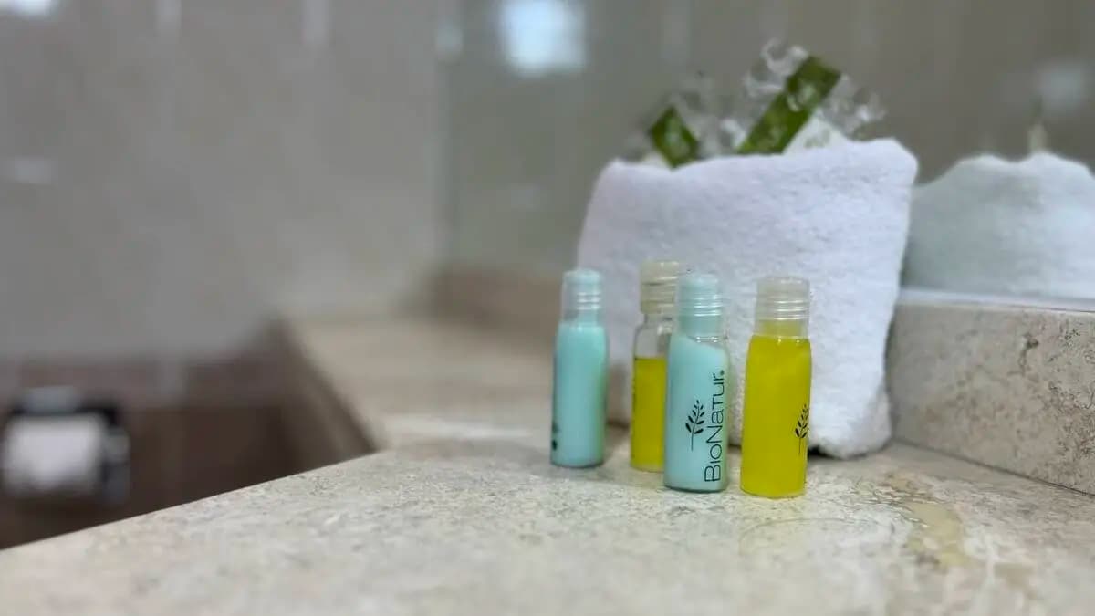 Jabones y shampoos de la habitación suite estándar con cama king size